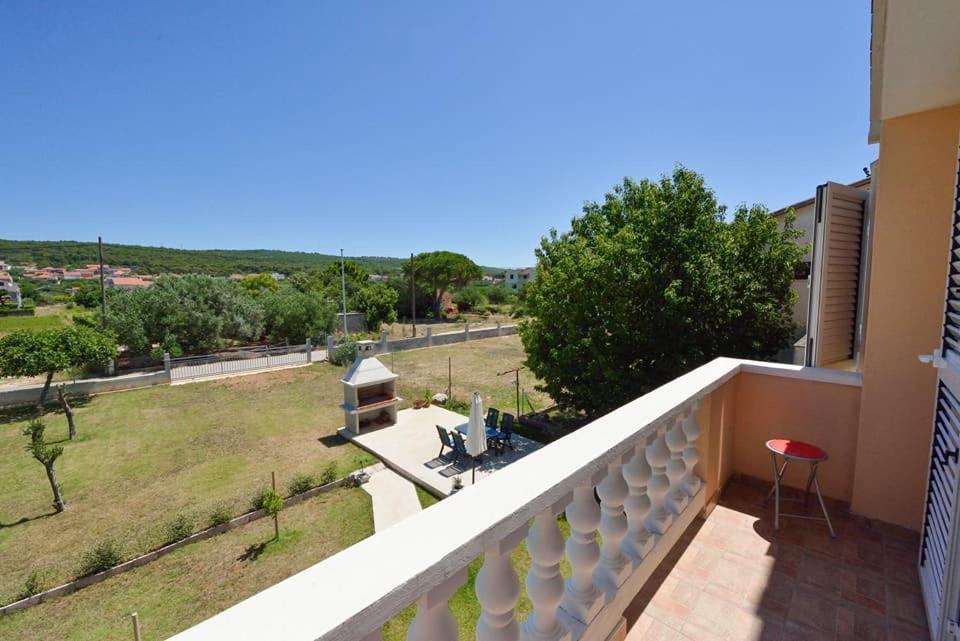 Sreca Apartment Near Beach With Bbq Бибинє Екстер'єр фото
