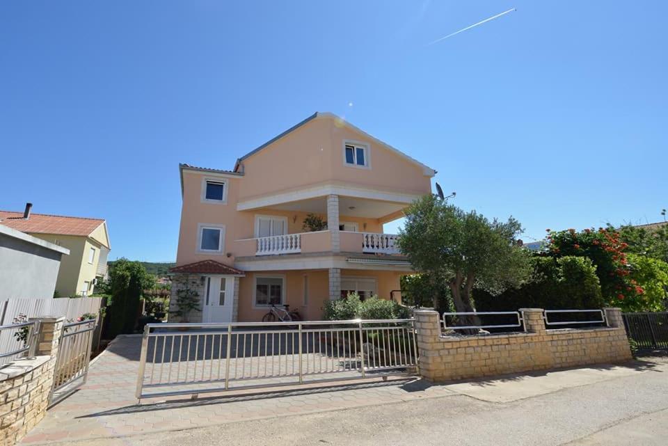 Sreca Apartment Near Beach With Bbq Бибинє Екстер'єр фото
