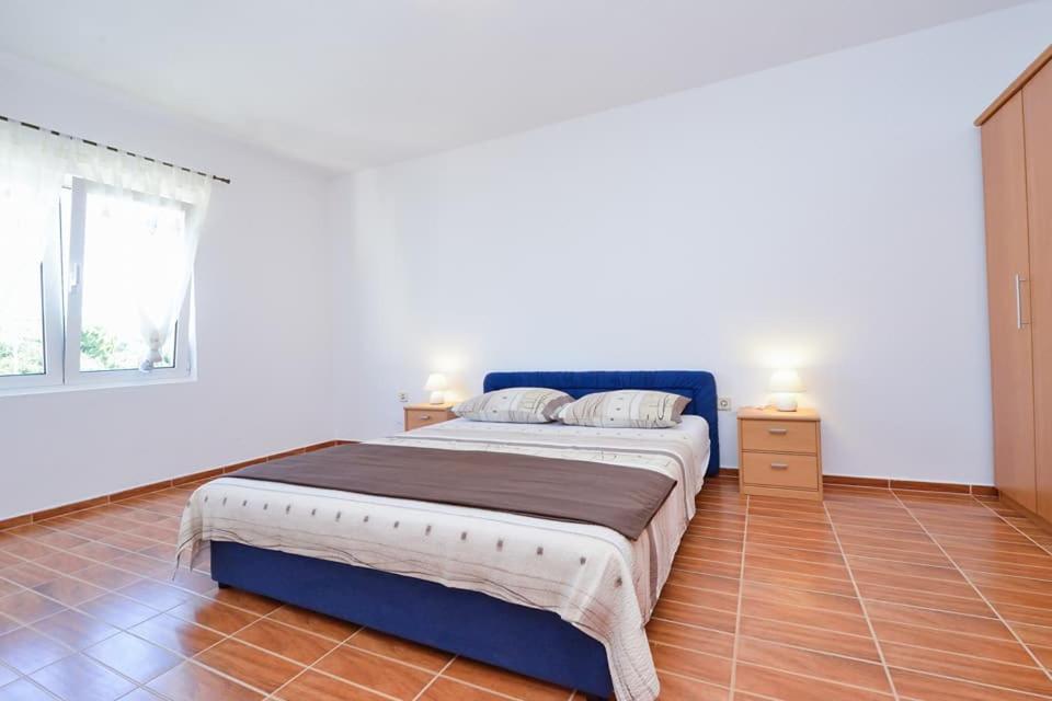 Sreca Apartment Near Beach With Bbq Бибинє Екстер'єр фото