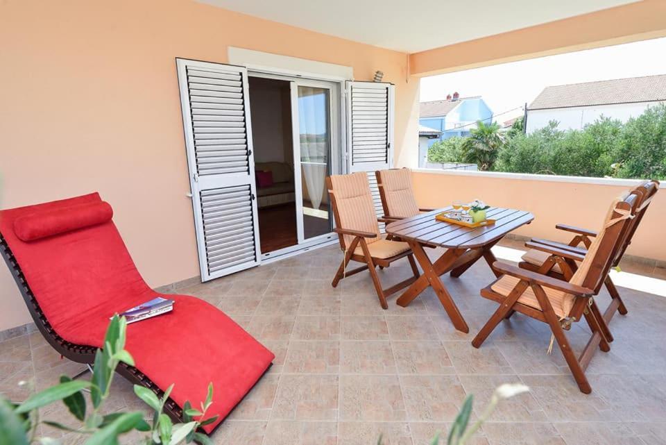 Sreca Apartment Near Beach With Bbq Бибинє Екстер'єр фото