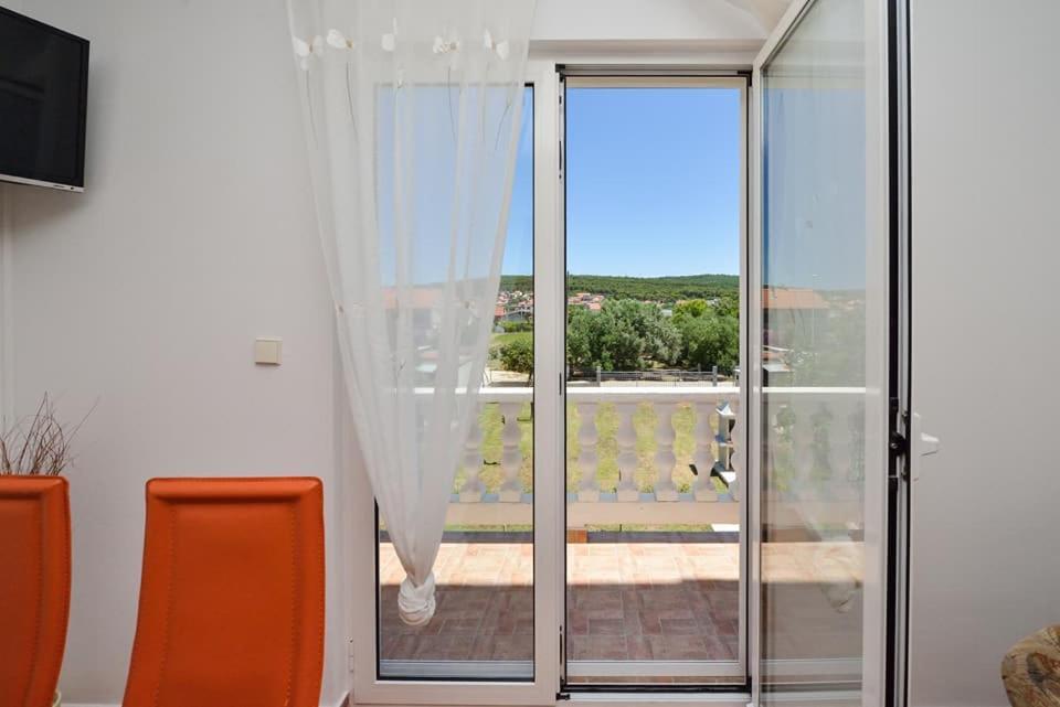 Sreca Apartment Near Beach With Bbq Бибинє Екстер'єр фото