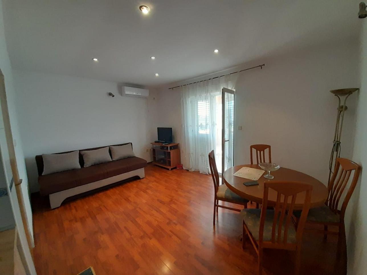 Sreca Apartment Near Beach With Bbq Бибинє Номер фото