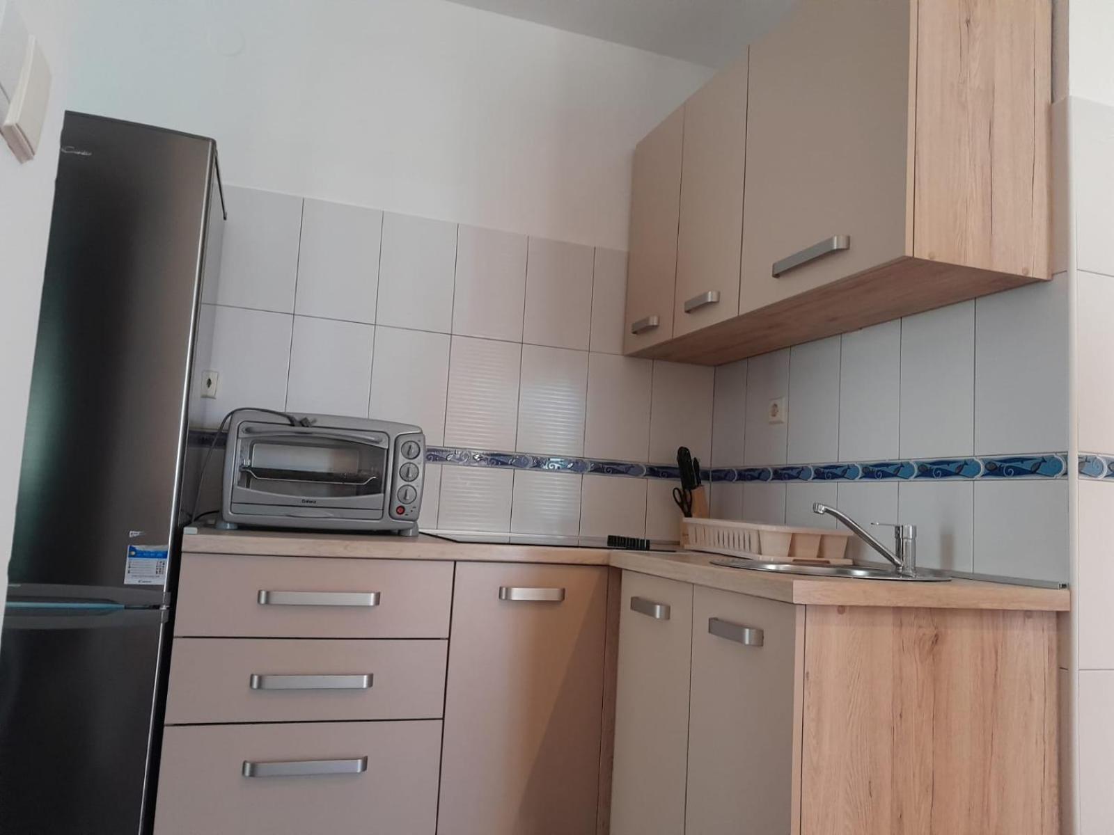 Sreca Apartment Near Beach With Bbq Бибинє Екстер'єр фото